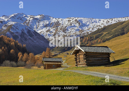 Hütten in der vallung Tal (Ende der barlas Tal), Rojen, Südtirol, Italien Stockfoto