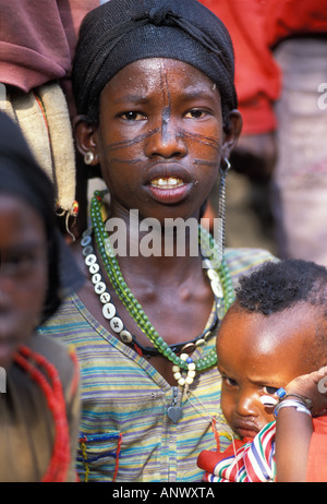 Afrika, Äthiopien, rituelle Skarifizierung auf den ersten Blick eine Konso-Frau im Dorf Buso, im Fluss Omo Region Stockfoto
