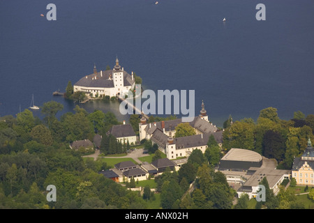 Luftbild von Schloss Orth, Österreich, Salzkammergut, Gmunden Stockfoto