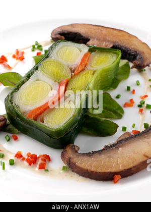 Lauch Paprika Terrine und Champignons Gourmet-Redaktion vegetarisch Stockfoto