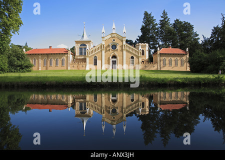 sehen Sie sich auf einem gotischen Haus im Komplex von Kanal Seite, Deutschland, Sachsen-Anhalt Wörlitz Stockfoto