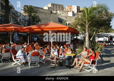 Street Cafe, Calvi, Korsika, Frankreich Stockfoto