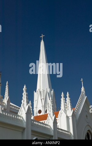 Indien, Tamil Nadu, Chennai: Kathedrale San Tome, (b.1893) Gehäuse die Überreste des Heiligen Thomas der Apostel (der ungläubige Thomas) Stockfoto