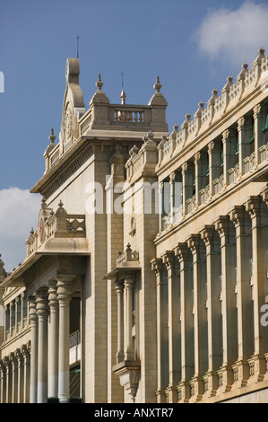 Indien, Karnataka, Bangalore: Vidhana Soudha, Karnataka Zustandgesetzgebung (geb. 1954) Stockfoto
