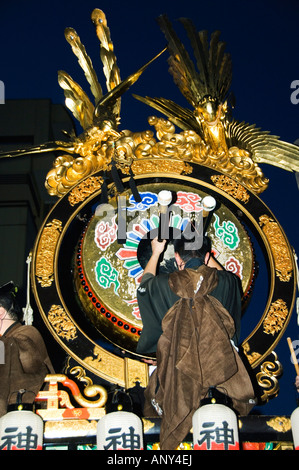 Japan, Insel Honshu, Gifu-Präfektur, Stadt Takayama. Bunten Wagen beim Herbstfestival. Stockfoto