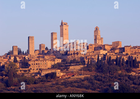 Italien, Toskana, San Gimignano. Markanten mittelalterlichen Türmen. Stockfoto