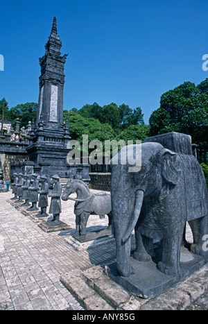 Vietnam, Provinz Thua Thien Hue Hue. Der Ehren-Hof am Grab von Kaiser Khai Dinh. Stockfoto