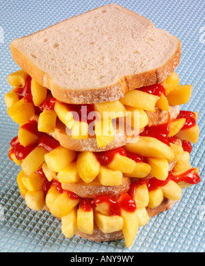 CHIP BUTTY SANDWICH MIT KETCHUP Stockfoto