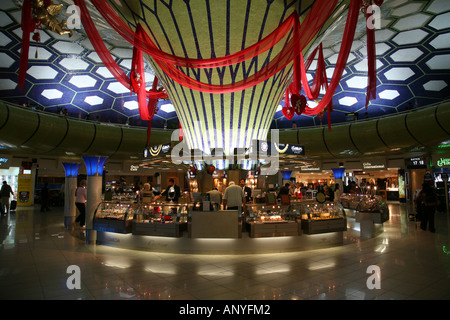 Interieur, Abu Dhabi Flughafen-terminal, Vereinigte Arabische Emirate Stockfoto