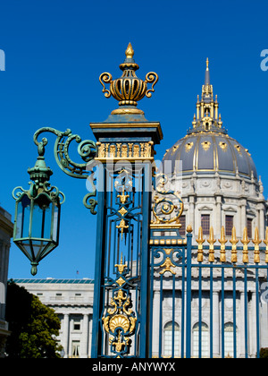 Detail der Tore zu San Francisco City Hall Stockfoto