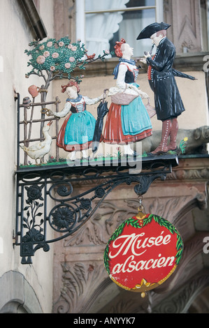 Frankreich, Elsass (Haut-Rhin), Straßburg: Musee Alsacien / elsässische Museum / Zeichen Stockfoto