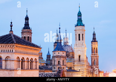 Kathedrale Basilica de Nuestra Senora del Pilar bei Dämmerung, Zaragoza, Spanien, Europa, EU Stockfoto