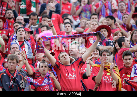 Steht voll mit CA Osasuna-Fans. Stockfoto