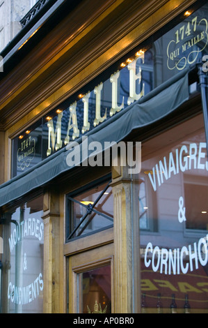 Europa, Frankreich, Paris, Place De La Madeleine: Boutique Maille, exotischen Senf Shop Zeichen Stockfoto