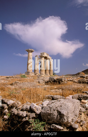 Europa, Griechenland, Peloponnes, Corinth. Ruinen des Tempels des Apollo Stockfoto
