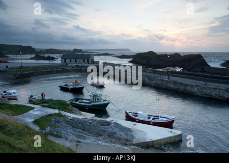 Ballintoy Harbour in der Nähe von giant s Causeway und White park Bay Co Antrim-Nordirland Stockfoto