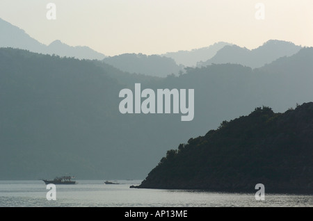 Eine Gulet Segel ruhig in der Nähe von Selimiye, Türkei. Stockfoto