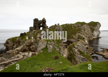 Kilbane Schloss auf Larry Bane Kopf Boheeshane Bay Larrybane Carrick ein Rede Co Antrim Nordirland Vereinigtes Königreich Stockfoto