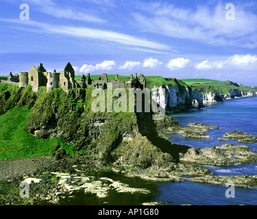 GB - Nordirland: Dunluce Castle Stockfoto