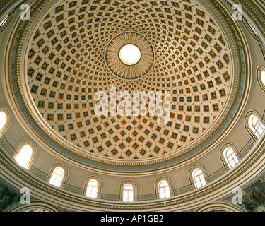 MT-MOSTA: Kathedrale Innen Stockfoto