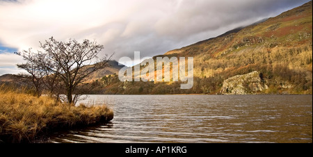 Blick über Llyn Gwynant See in der Snowdownia National Park, North Wales Stockfoto