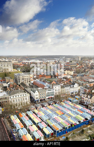 Luftaufnahme der Stadtzentrum Marktplatz und Schloss Norwich Norfolk UK Stockfoto