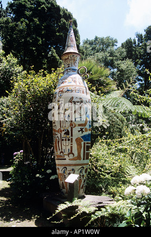 Weltweit höchste Vase, Monte Palace Tropical Garden, Monte, in der Nähe von Funchal, Madeira Stockfoto