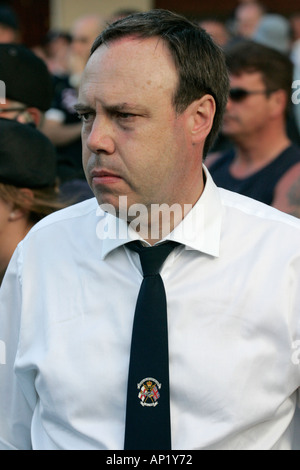 DUP MLA MP Nigel Dodds auf Crumlin Road in Ardoyne Läden Belfast 12. Juli Stockfoto