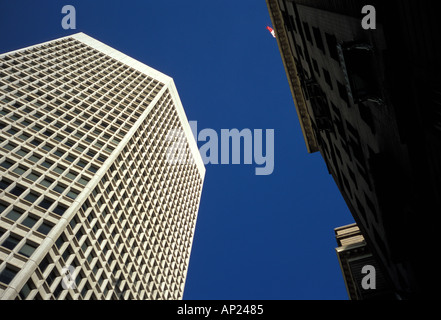 Calgary Alberta Kanada gerade nach oben Blick auf Hochhäuser Stockfoto