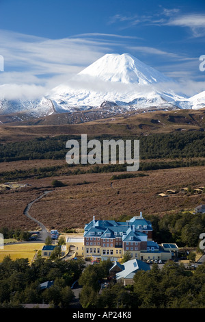 Mt Ngauruhoe und Grand Chateau Tongariro National Park Central Plateau Nordinsel Neuseeland Antenne Stockfoto