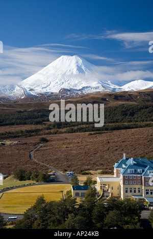 Mt Ngauruhoe und Grand Chateau Tongariro National Park Central Plateau Nordinsel Neuseeland Antenne Stockfoto