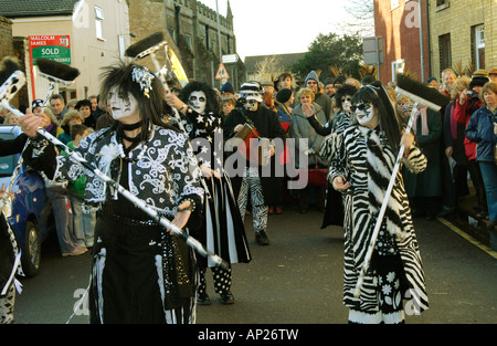 Die Schwein Dyke Molly Tänzer auf dem Whittlesea Stroh tragen Festival 2008 Stockfoto