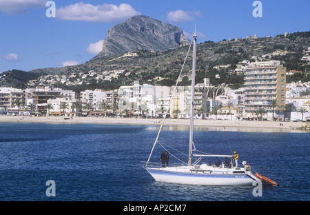 Blick auf Port & Mongo, Javea / Xabia, Provinz Alicante, Costa Blanca, Comunidad Valenciana, Spanien Stockfoto