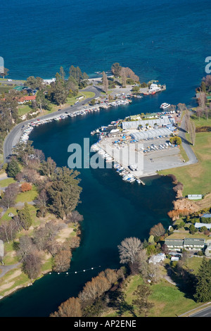 Marina am Quelle des Waikato River von Lake Taupo Taupo Nordinsel Neuseeland Antenne Stockfoto