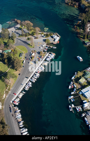 Marina am Quelle des Waikato River von Lake Taupo Taupo Nordinsel Neuseeland Antenne Stockfoto