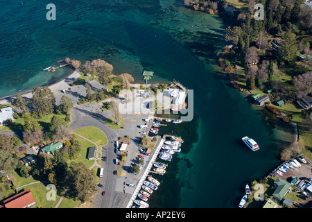 Marina am Quelle des Waikato River von Lake Taupo Taupo Nordinsel Neuseeland Antenne Stockfoto