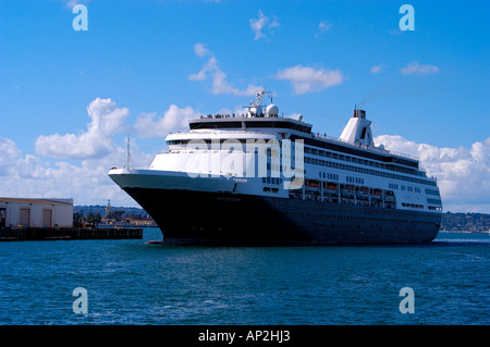 MS Statendam Holland America Line nähert sich der Hafen von San Diego Cruise Ship Terminal San Diego Kalifornien USA Stockfoto