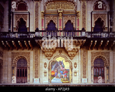 Mosaik Kunst, bestehend aus einem Design aus kleinen farbigen Stein oder Glas baroda palace Gujarat Indien - Aad 72336 Stockfoto