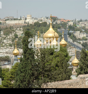 Blick auf die Stadt Jerusalem Israel zeigt die Russisch-orthodoxe Kirche St. Mary Magdalene auf dem Ölberg Stockfoto