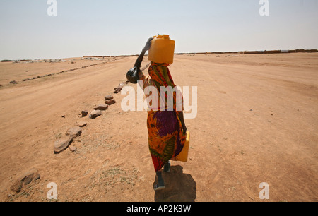 Wasserversorgung als humanitäre Hilfe Stockfoto