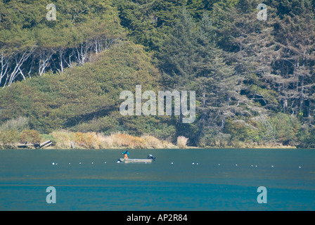 Fischer Washington State WA Quillayute River in der Nähe von Stadt von La Push und Olympic National Park Mund Fischen Fischer Stockfoto