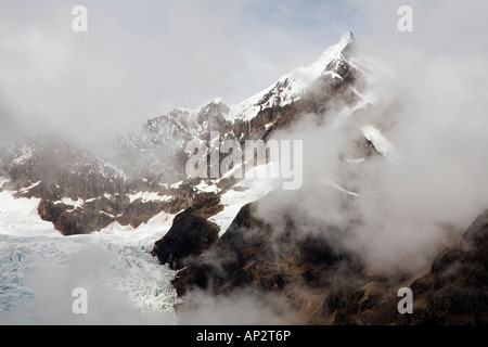 Colque Cruz im Nebel Lares Tal, Peru Stockfoto