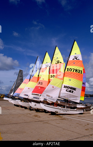 "Hobie Cats" am Slipway am Weymouth and Portland National Sailing Centre in Dorset England UK Stockfoto