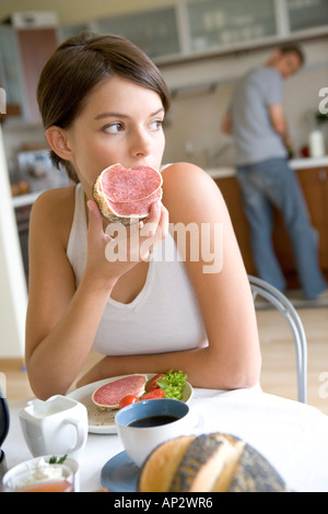 paar beim Frühstück separat Stockfoto