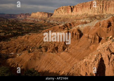 Blick auf das umfangreiche Waterpocket Fold im Capitol Reef National Park eine riesige 100 Meile langen Falte erstellt vor 65 Millionen Jahren Utah Stockfoto