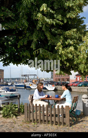 Cafe, Hafen, Stralsund, Ostsee, Mecklenburg-Western Pomerania, Deutschland Stockfoto