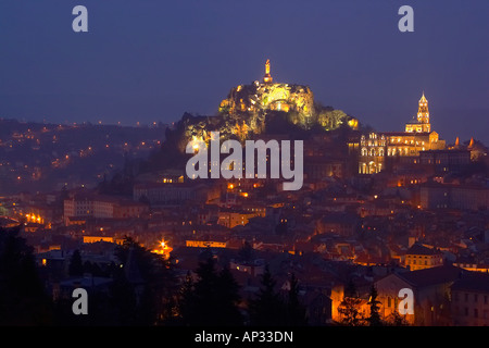 Le Puy-En-Velay und Kathedrale Notre-Dame du Puy, Rocher Corneille mit Statue Notre-Dame-de-France, Via Podiensis, Auvergne, Dep Stockfoto