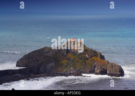 Kirche auf der Halbinsel, San Juán de Gaztelugatxe, Mar Cantábrico, Euskadi, País Vasco, Spanien Stockfoto