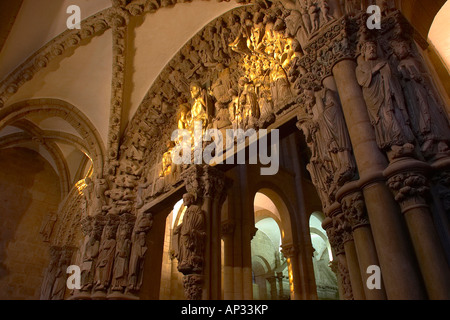 Skulpturen von Meister Mateo, El Pórtico De La Gloria, Westside der Kathedrale Catedral de Santiago de Compostela, Santiago de Stockfoto