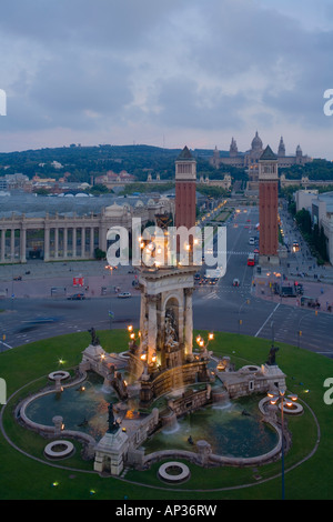 Placa de Espanya, Avinguda De La Reina Maria Cristina, Messegelände Fira de Barcelona, Palau Nacional, Montjuic, Barcelona, Katze Stockfoto